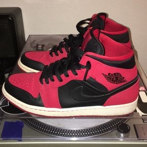 Air Jordan 1 Mid